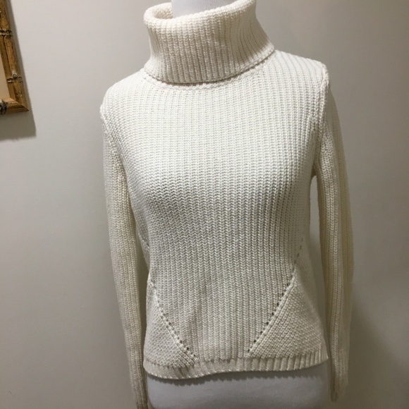 ⛄️ Moth White Hi Lo Turtleneck Sweater - Picture 4 of 8